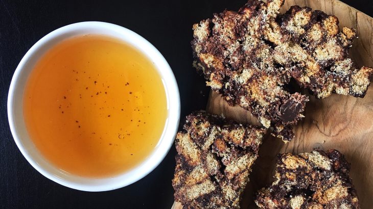 La ricetta del salame di cioccolato in abbinamento al tè oolong
