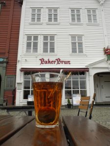 Tè nero mela e cannella al Baker Brun - Bryggen