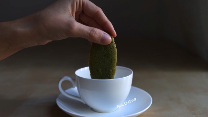 Lingue di gatto al tè verde matcha