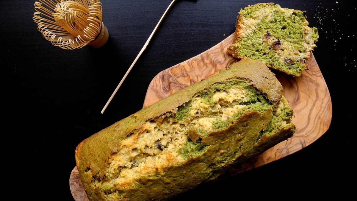 La ricetta di una torta senza lievito: Banana Bread al tè verde matcha