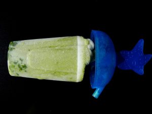 La ricetta per buonissimi ghiaccioli vegani al matcha