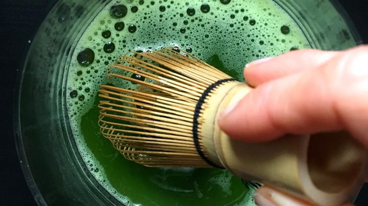 Come si prepara il Matcha? Perché costa tanto? La risposta ai produttori