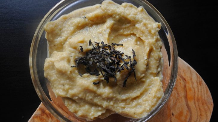 Come preparare l'hummus al profumo di tè affumicato Lapsang Souchong