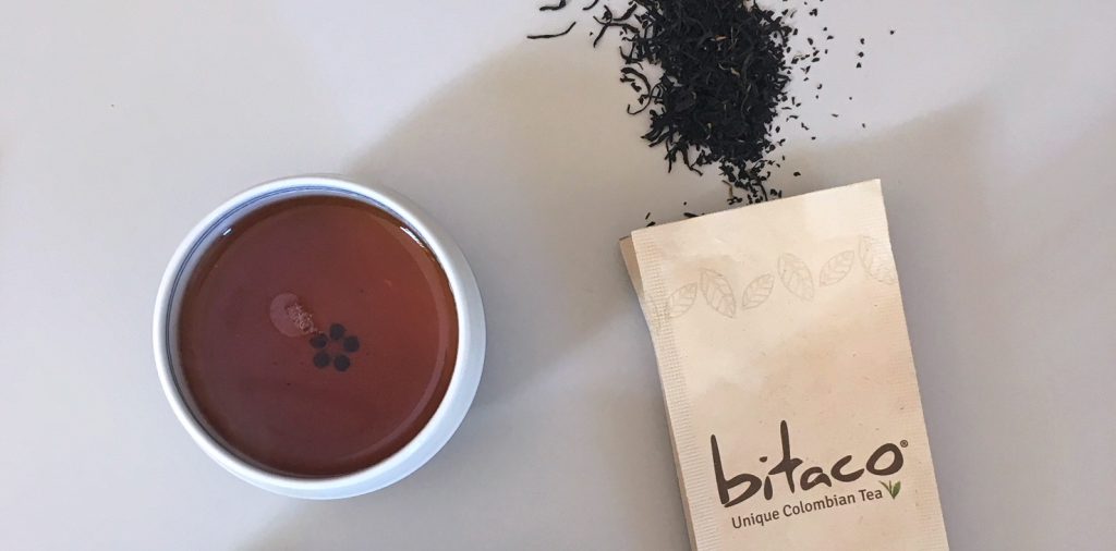 Il tè nero colombiano ha un sapore dolce, maltato