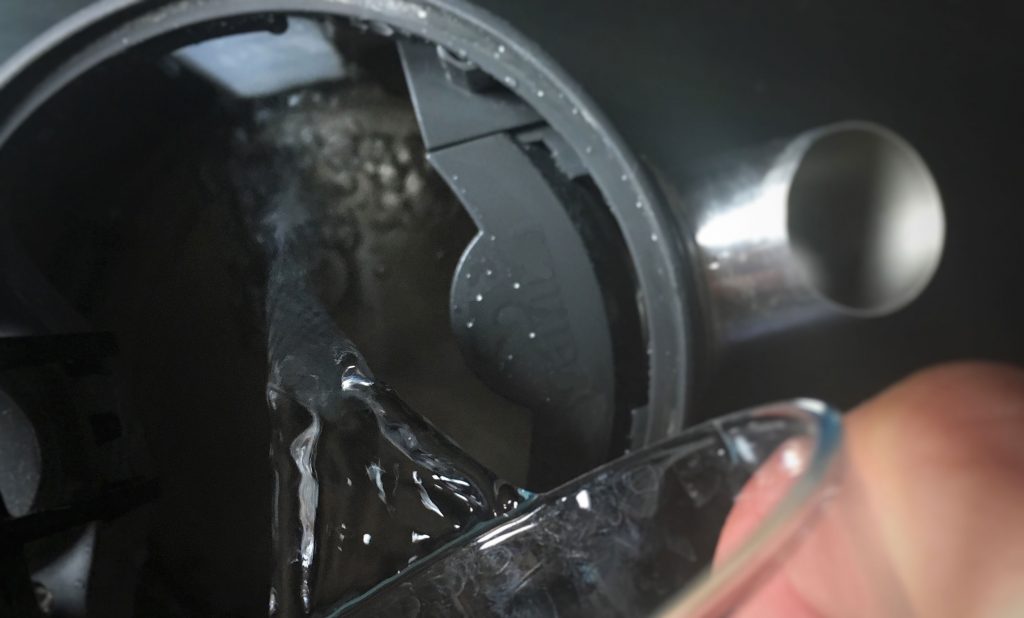 Per preparare il tè bisogna scaldare l'acqua