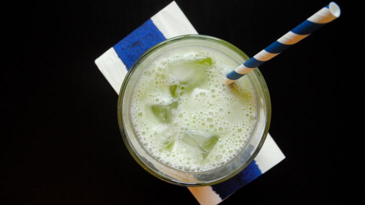La ricetta per preparare un ottimo Matcha Latte freddo, la bevanda dell'estater